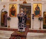 Божественная Литургия в Кресто-Воздвиженском соборе