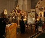 Чтение акафиста перед иконой Божией Матери "Отрада и Утешение"