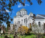 Весна в монастыре