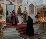 Прот. Иоанн выходит на литию