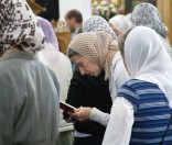 Паломники на молебне
