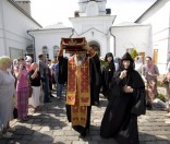 Внесение святыни в монастырь