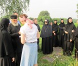 8-Спасо-Евфросиниевский женский монастырь посетил иеромонах Серапион Симонопетрский и монахини обители Благовещения Пресвятой Богородицы в Ормилии 26.07.16