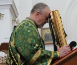 Божественная Литургия в Кресто-Воздвиженском соборе