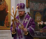 Божественная Литургия в Кресто-Воздвиженском соборе