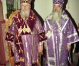 Патриар Алекий и митрополит Филарет в алтаре Кресто-Воздвиженского собора. 27 сентября 1998 г.