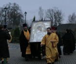 Шествие с иконой к Кресто-Воздвиженскому собору