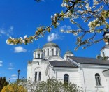Весна в монастыре