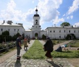 Подготовка праздничной дорожки