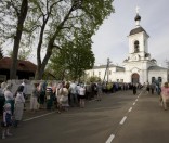 Очередь к свт Спирину