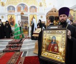 Икона прп. Евфросинии с частицей мощей - дар Патриарху Кириллу