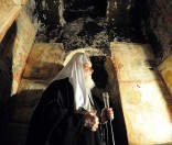 Святейший Патриарх в келье прп. Евфросинии