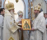 Митрополит Филарет читает Деяние Святого Синода БПЦ о канонизации свщмч. Константина
