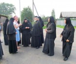 15-Спасо-Евфросиниевский женский монастырь посетил иеромонах Серапион Симонопетрский и монахини обители Благовещения Пресвятой Богородицы в Ормилии 26.07.16