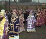 Крестный ход в монастыре в день престольного праздника 27 сентября 1998 г.