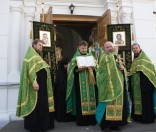 Чтение Евангелия на крестном ходе