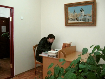 3. В читальном зале приходской библиотеки