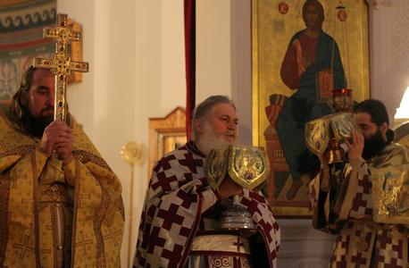 Литургия в Кресто-Воздвиженском соборе 08